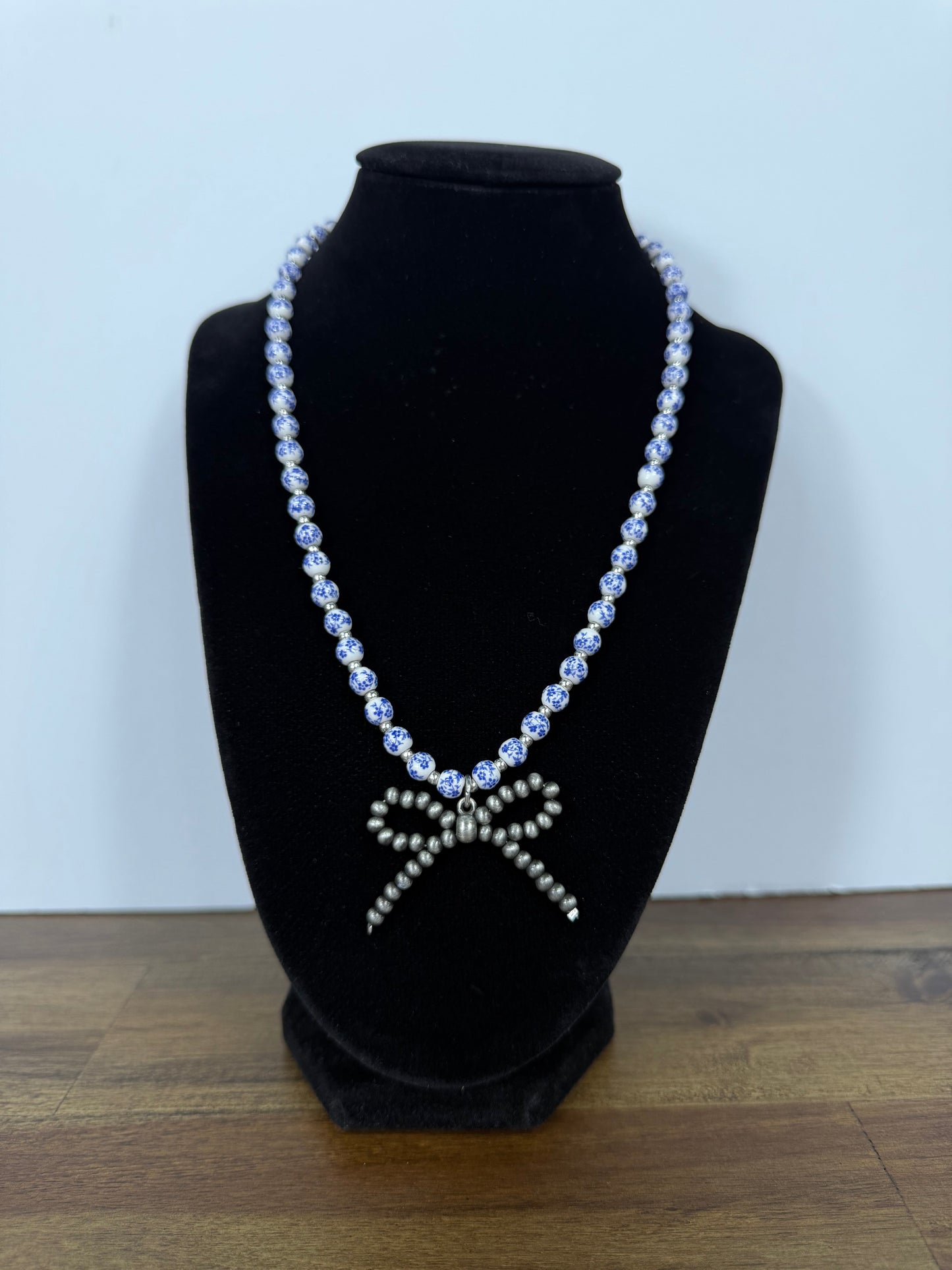 Toile Bow Necklace (2 colors)